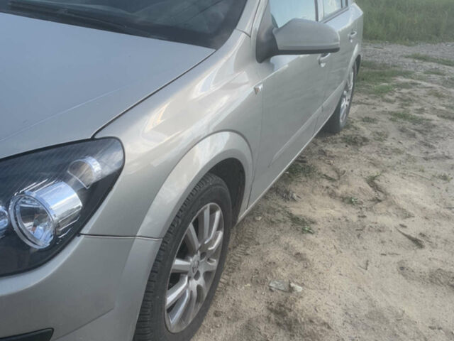 Сірий Опель Астра, об'ємом двигуна 1.6 л та пробігом 252 тис. км за 4200 $, фото 1 на Automoto.ua