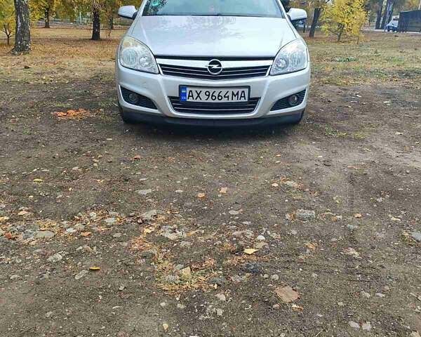 Серый Опель Астра, объемом двигателя 0 л и пробегом 208 тыс. км за 5000 $, фото 1 на Automoto.ua