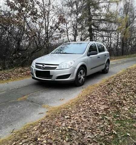 Серый Опель Астра, объемом двигателя 1.4 л и пробегом 236 тыс. км за 3500 $, фото 1 на Automoto.ua