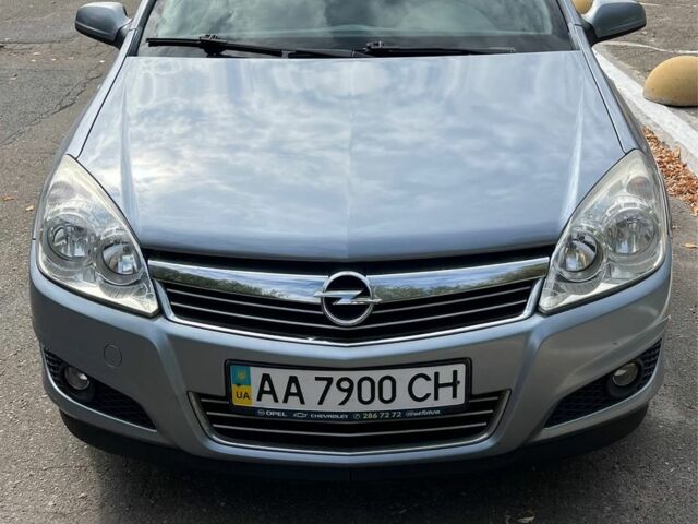 Серый Опель Астра, объемом двигателя 1.6 л и пробегом 256 тыс. км за 5600 $, фото 1 на Automoto.ua