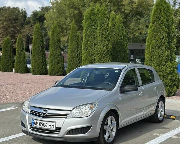 Сірий Опель Астра, об'ємом двигуна 1.6 л та пробігом 289 тис. км за 5200 $, фото 1 на Automoto.ua