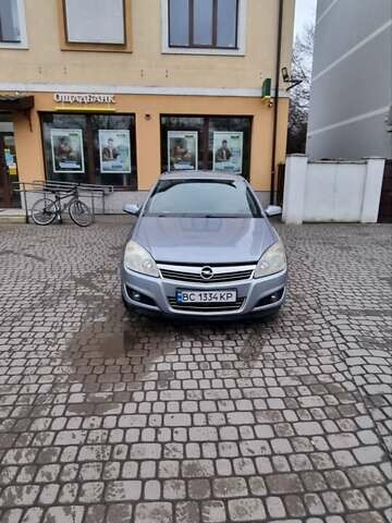 Серый Опель Астра, объемом двигателя 1.6 л и пробегом 216 тыс. км за 4300 $, фото 1 на Automoto.ua