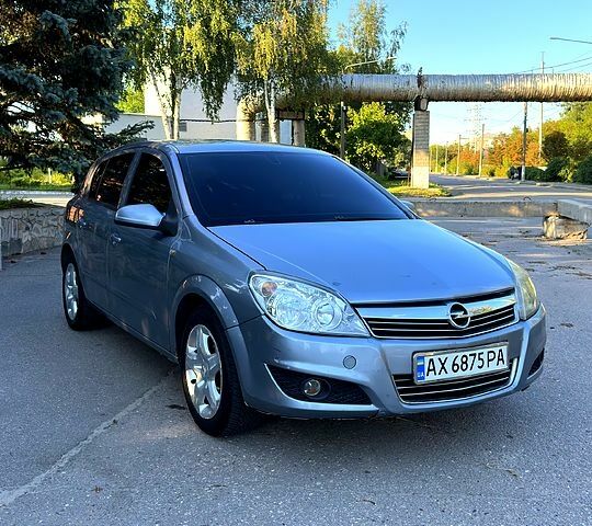 Сірий Опель Астра, об'ємом двигуна 1.6 л та пробігом 227 тис. км за 3350 $, фото 1 на Automoto.ua
