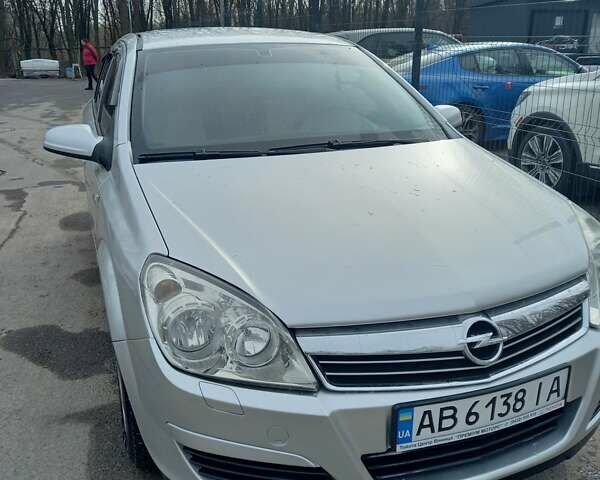 Сірий Опель Астра, об'ємом двигуна 1.6 л та пробігом 203 тис. км за 5500 $, фото 1 на Automoto.ua