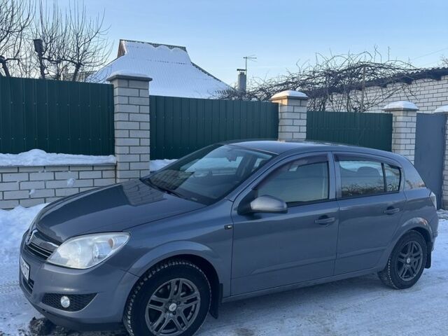 Серый Опель Астра, объемом двигателя 1.4 л и пробегом 257 тыс. км за 4500 $, фото 1 на Automoto.ua