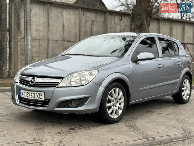 Серый Опель Астра, объемом двигателя 1.36 л и пробегом 215 тыс. км за 4800 $, фото 1 на Automoto.ua