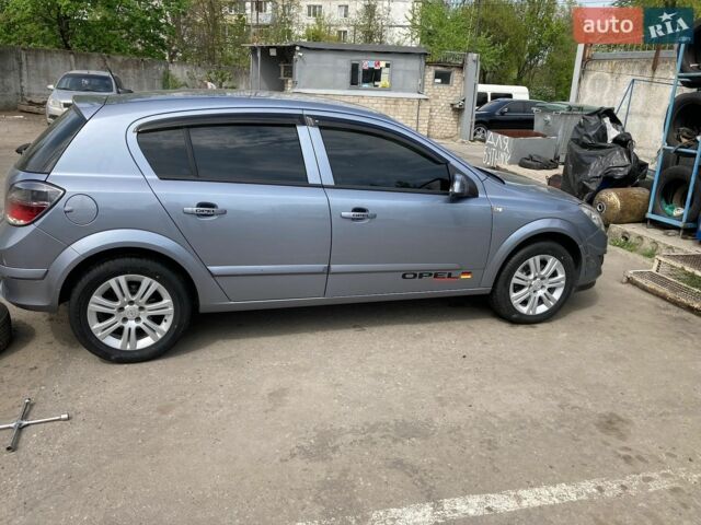 Сірий Опель Астра, об'ємом двигуна 1.6 л та пробігом 203 тис. км за 6000 $, фото 1 на Automoto.ua