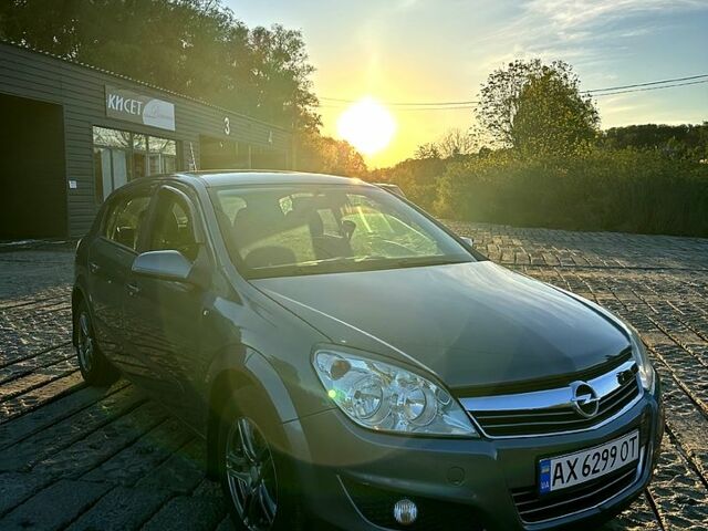 Сірий Опель Астра, об'ємом двигуна 1.4 л та пробігом 316 тис. км за 5000 $, фото 1 на Automoto.ua