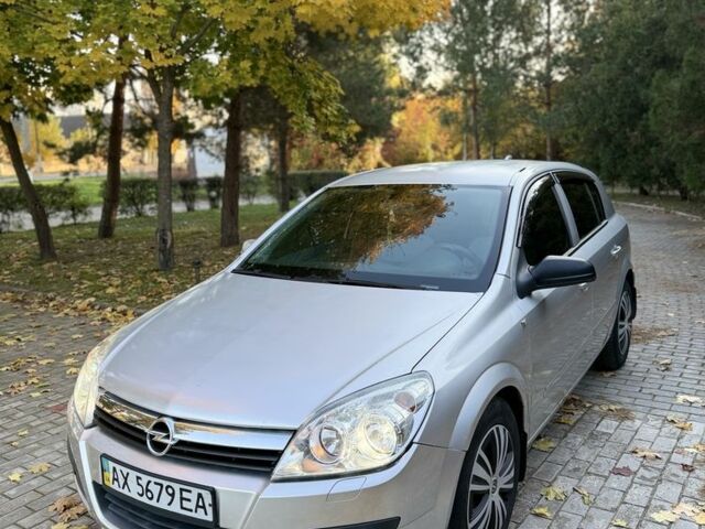 Сірий Опель Астра, об'ємом двигуна 1.6 л та пробігом 210 тис. км за 3497 $, фото 1 на Automoto.ua
