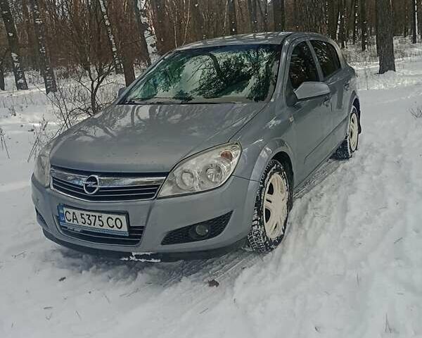 Сірий Опель Астра, об'ємом двигуна 1.6 л та пробігом 231 тис. км за 5300 $, фото 1 на Automoto.ua