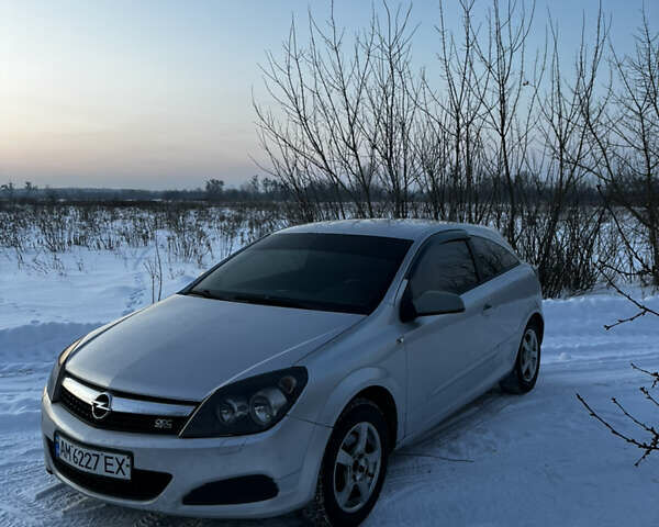 Серый Опель Астра, объемом двигателя 1.3 л и пробегом 320 тыс. км за 3300 $, фото 1 на Automoto.ua