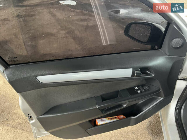 Сірий Опель Астра, об'ємом двигуна 1.4 л та пробігом 250 тис. км за 2150 $, фото 1 на Automoto.ua