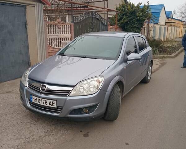 Серый Опель Астра, объемом двигателя 1.6 л и пробегом 167 тыс. км за 5200 $, фото 1 на Automoto.ua