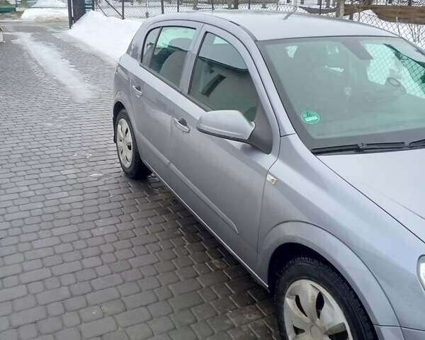 Серый Опель Астра, объемом двигателя 1.7 л и пробегом 218 тыс. км за 5200 $, фото 1 на Automoto.ua