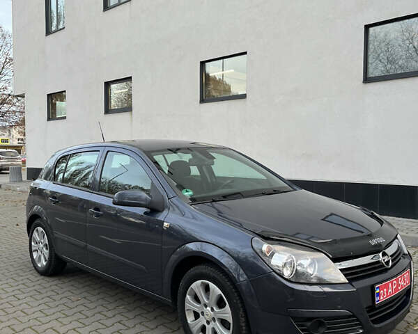 Серый Опель Астра, объемом двигателя 1.6 л и пробегом 207 тыс. км за 5800 $, фото 1 на Automoto.ua
