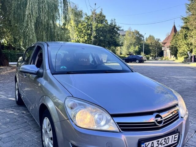 Сірий Опель Астра, об'ємом двигуна 1.6 л та пробігом 173 тис. км за 4910 $, фото 1 на Automoto.ua
