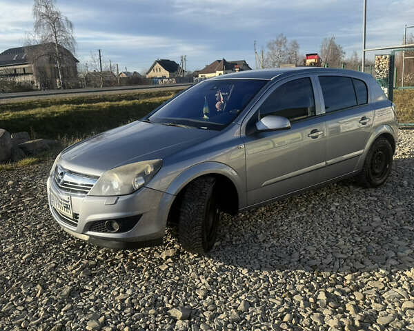 Серый Опель Астра, объемом двигателя 1.8 л и пробегом 204 тыс. км за 5500 $, фото 1 на Automoto.ua