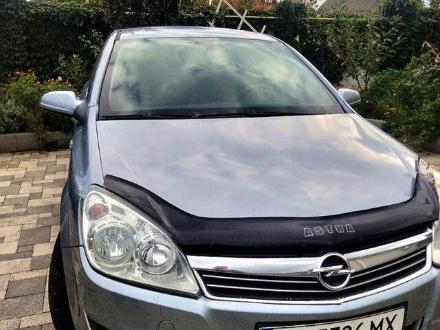 Серый Опель Астра, объемом двигателя 1.6 л и пробегом 220 тыс. км за 3750 $, фото 1 на Automoto.ua