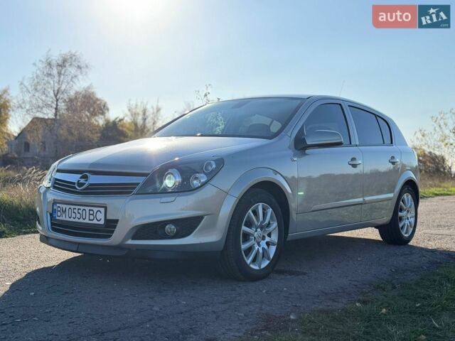 Серый Опель Астра, объемом двигателя 1.6 л и пробегом 248 тыс. км за 5700 $, фото 1 на Automoto.ua