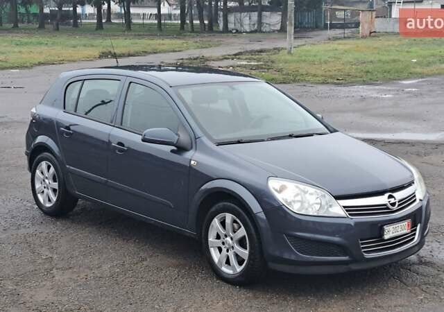 Серый Опель Астра, объемом двигателя 1.8 л и пробегом 215 тыс. км за 6450 $, фото 1 на Automoto.ua