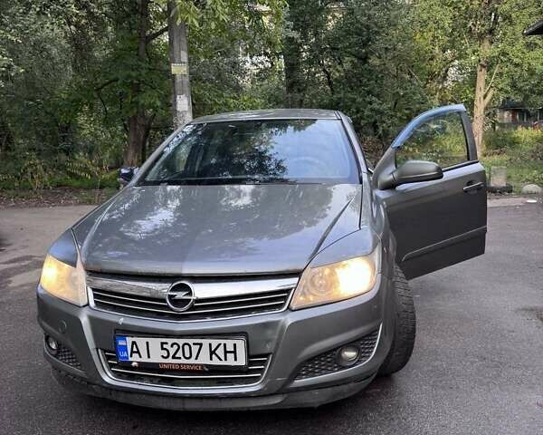 Опель Астра 2008 в Киеве на Automoto.ua Серый Опель Астра, объемом двигателя 1.6 л и пробегом 250 тыс. км за 4100 $, фото 1 на Automoto.ua