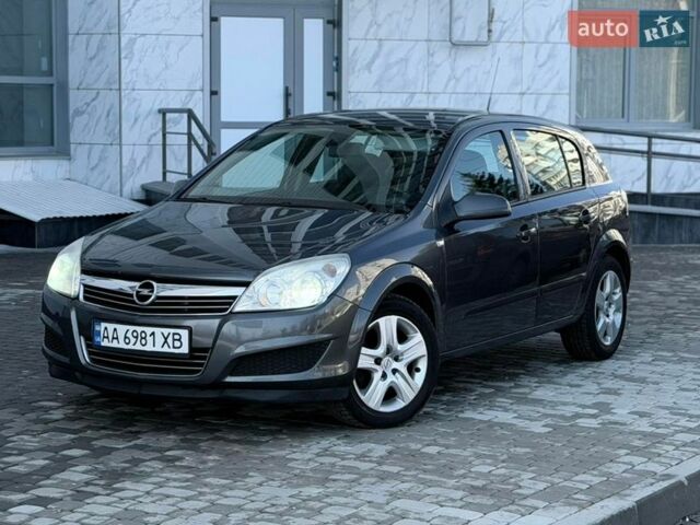 Серый Опель Астра, объемом двигателя 1.25 л и пробегом 280 тыс. км за 4100 $, фото 1 на Automoto.ua
