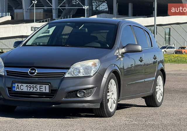 Серый Опель Астра, объемом двигателя 1.7 л и пробегом 238 тыс. км за 5200 $, фото 1 на Automoto.ua