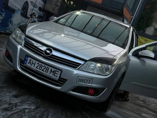 Опель Астра 2008 в Днепре (Днепропетровске) на Automoto.ua Серый Опель Астра, объемом двигателя 1.6 л и пробегом 252 тыс. км за 4300 $, фото 1 на Automoto.ua