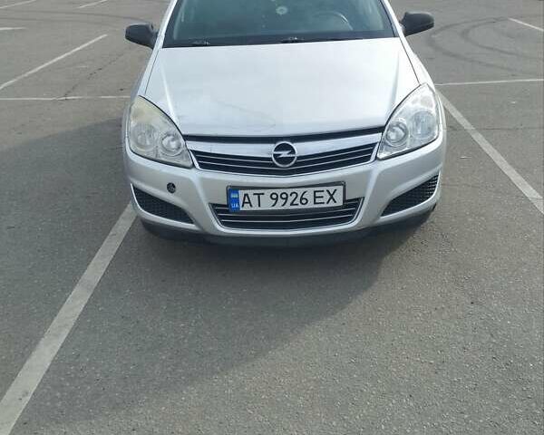 Серый Опель Астра, объемом двигателя 1.4 л и пробегом 202 тыс. км за 4200 $, фото 1 на Automoto.ua