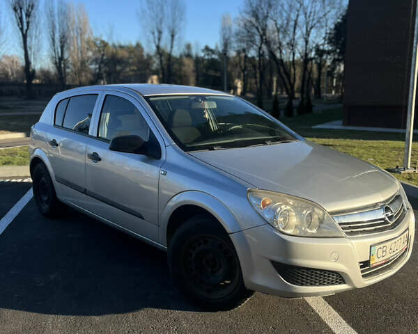 Серый Опель Астра, объемом двигателя 1.4 л и пробегом 250 тыс. км за 3800 $, фото 1 на Automoto.ua