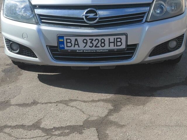 Серый Опель Астра, объемом двигателя 1.7 л и пробегом 237 тыс. км за 4700 $, фото 1 на Automoto.ua