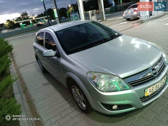 Сірий Опель Астра, об'ємом двигуна 1.6 л та пробігом 158 тис. км за 4200 $, фото 1 на Automoto.ua