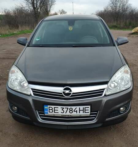 Сірий Опель Астра, об'ємом двигуна 1.8 л та пробігом 196 тис. км за 7300 $, фото 1 на Automoto.ua