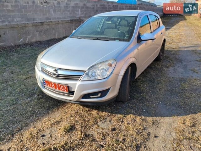 Серый Опель Астра, объемом двигателя 1.6 л и пробегом 185 тыс. км за 4550 $, фото 1 на Automoto.ua