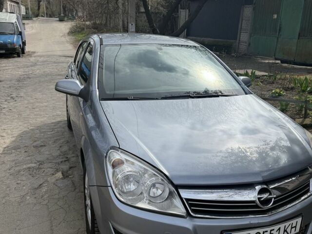 Сірий Опель Астра, об'ємом двигуна 1.6 л та пробігом 311 тис. км за 4500 $, фото 1 на Automoto.ua