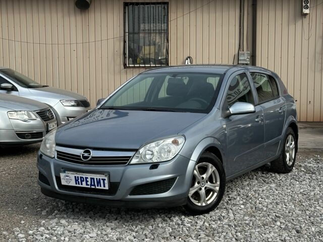 Серый Опель Астра, объемом двигателя 1.6 л и пробегом 200 тыс. км за 5350 $, фото 1 на Automoto.ua