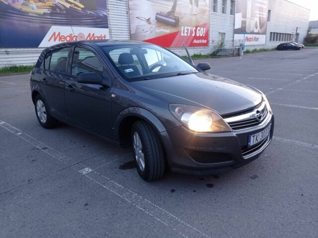 Серый Опель Астра, объемом двигателя 1.4 л и пробегом 290 тыс. км за 4200 $, фото 1 на Automoto.ua