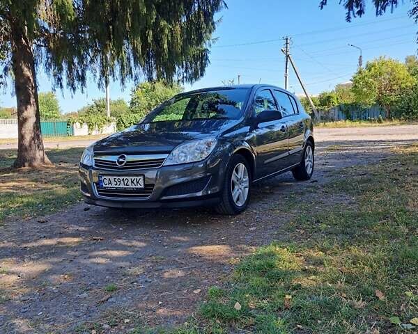 Сірий Опель Астра, об'ємом двигуна 1.6 л та пробігом 224 тис. км за 5900 $, фото 1 на Automoto.ua