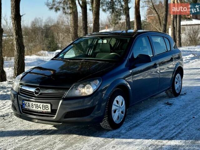 Серый Опель Астра, объемом двигателя 1.36 л и пробегом 220 тыс. км за 4700 $, фото 1 на Automoto.ua
