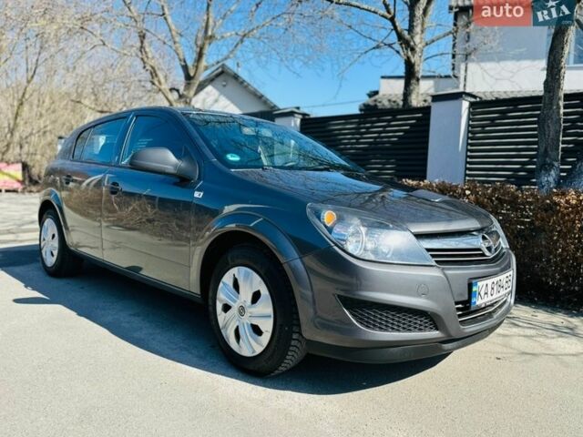 Серый Опель Астра, объемом двигателя 1.4 л и пробегом 223 тыс. км за 5300 $, фото 1 на Automoto.ua
