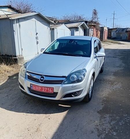 Серый Опель Астра, объемом двигателя 1.4 л и пробегом 202 тыс. км за 5150 $, фото 1 на Automoto.ua