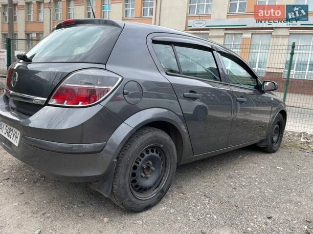 Серый Опель Астра, объемом двигателя 1.25 л и пробегом 384 тыс. км за 3900 $, фото 1 на Automoto.ua