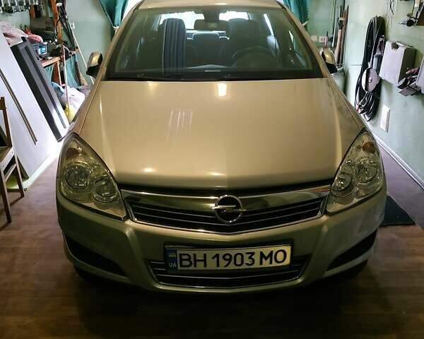 Серый Опель Астра, объемом двигателя 1.8 л и пробегом 200 тыс. км за 7250 $, фото 1 на Automoto.ua