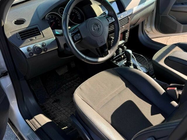 Сірий Опель Астра, об'ємом двигуна 1.8 л та пробігом 156 тис. км за 7200 $, фото 1 на Automoto.ua