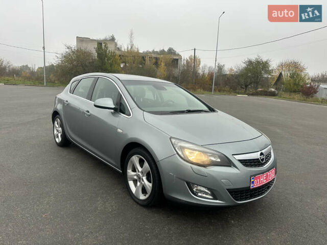 Опель Астра 2010 в Житомире на Automoto.ua Серый Опель Астра, объемом двигателя 1.7 л и пробегом 250 тыс. км за 7350 $, фото 1 на Automoto.ua