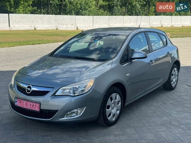 Сірий Опель Астра, об'ємом двигуна 1.6 л та пробігом 204 тис. км за 7500 $, фото 1 на Automoto.ua