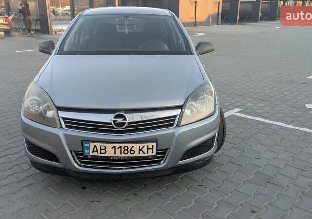 Серый Опель Астра, объемом двигателя 1.6 л и пробегом 132 тыс. км за 4500 $, фото 1 на Automoto.ua