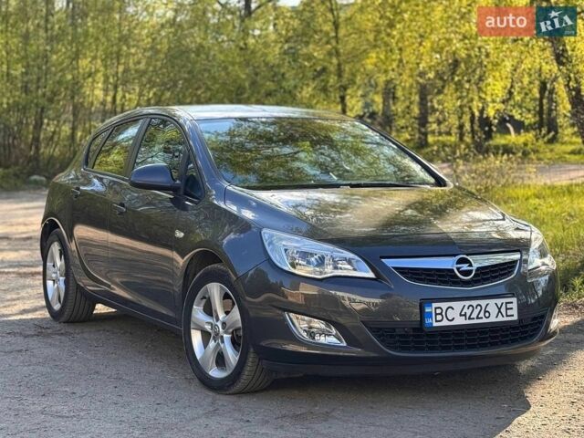 Серый Опель Астра, объемом двигателя 1.6 л и пробегом 125 тыс. км за 8550 $, фото 1 на Automoto.ua