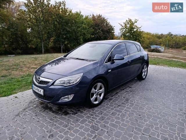 Сірий Опель Астра, об'ємом двигуна 1.7 л та пробігом 286 тис. км за 5300 $, фото 1 на Automoto.ua