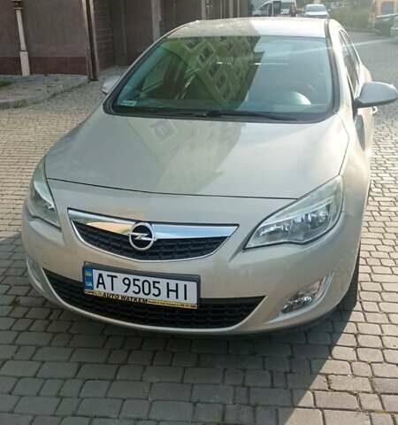 Опель Астра 2010 у Івано-Франківську на Automoto.ua Сірий Опель Астра, об'ємом двигуна 1.6 л та пробігом 129 тис. км за 8400 $, фото 1 на Automoto.ua